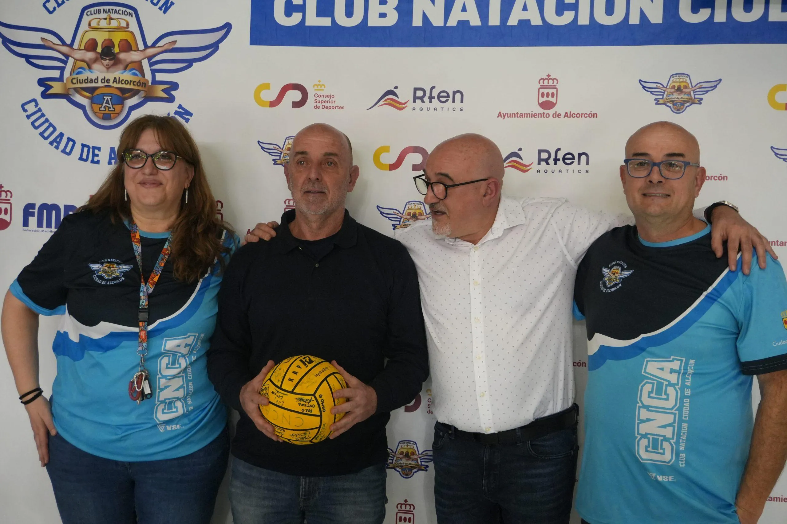 El Waterpolo madrileño y nacional rinde tributo a Claudio Camarena en Alcorcón